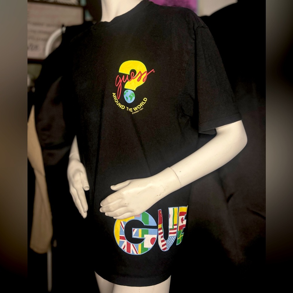 Vintage Guess around the world T shirt
